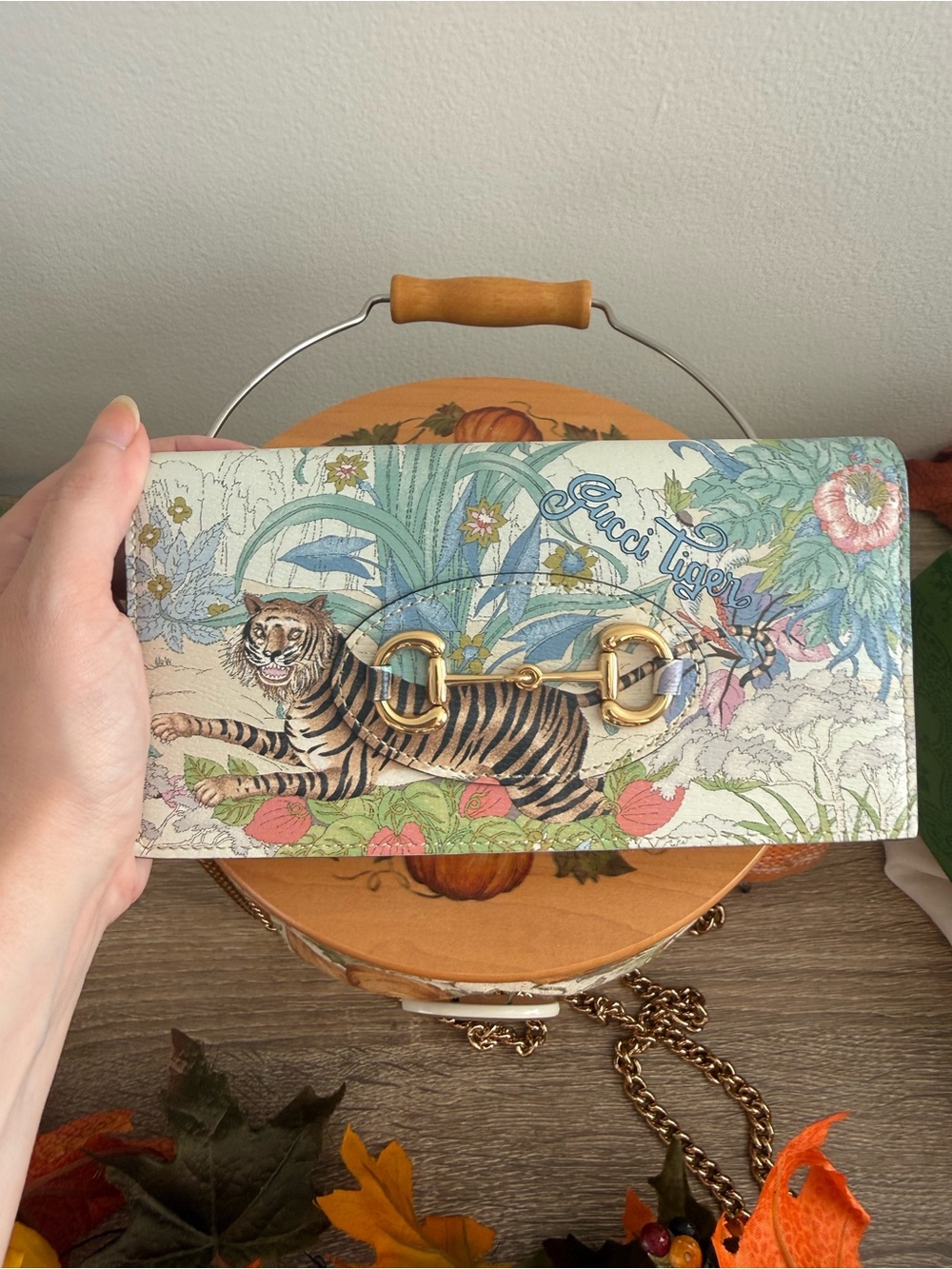Gucci WOC Wallet on Chain Leather Tiger Print Shoulder Bag with Gold Hardware - Picture 5 of 12